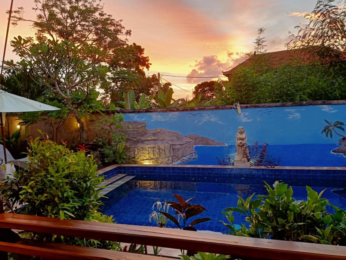 Radiance Sunset Villas Lembongan Exterior photo